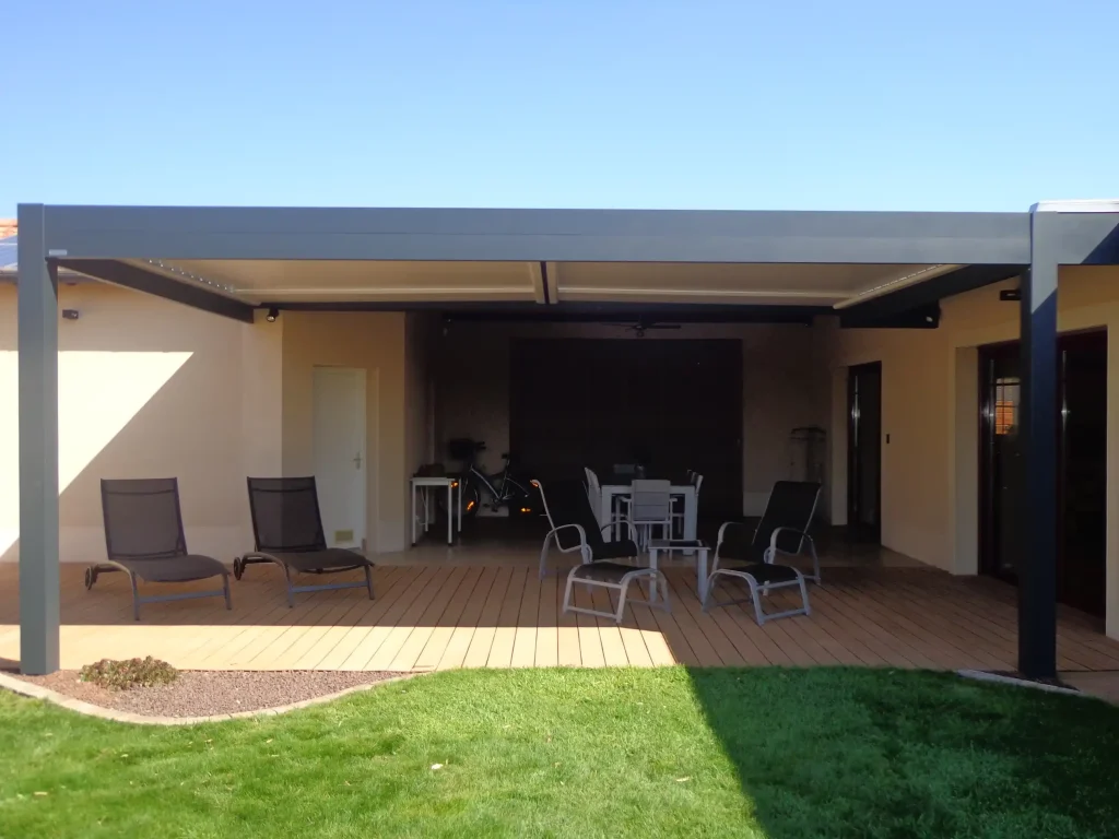 Pergola toit fermé à Angers