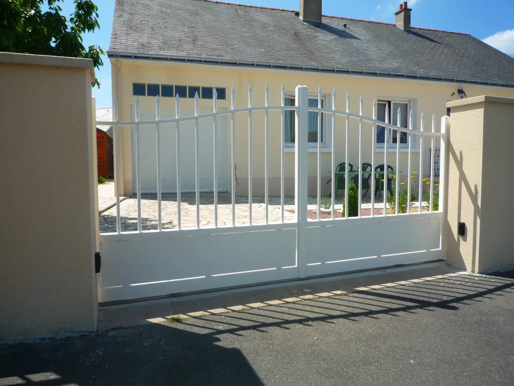 Portail battant ALU traditionnel - Ecouflant
