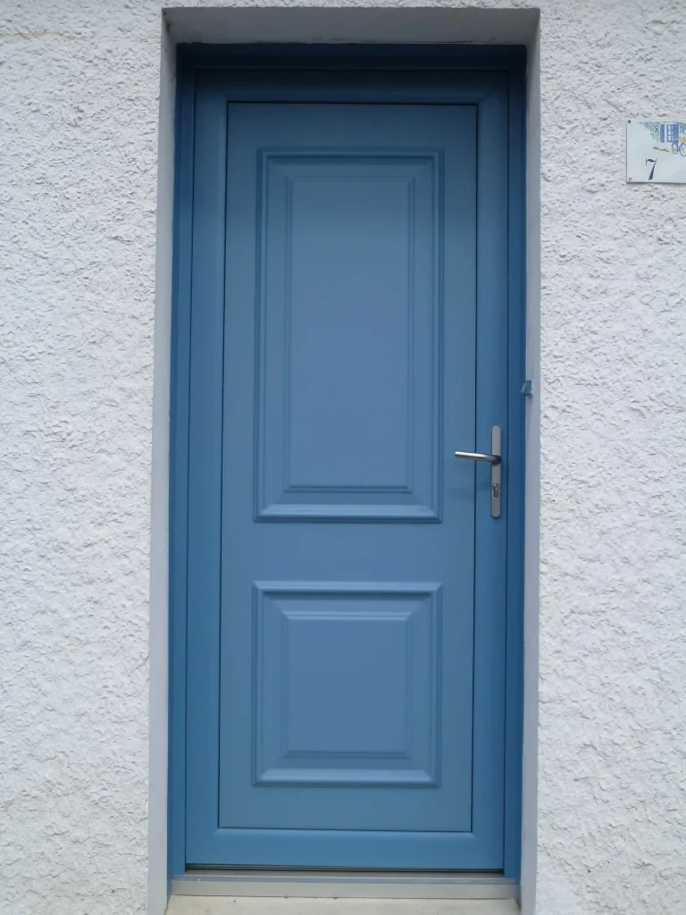Porte traditionnelle PVC laqué - Angers